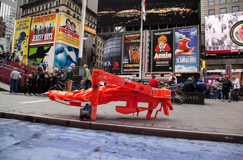 Obras ocuparam a Times Square, em Nova York, em 2012