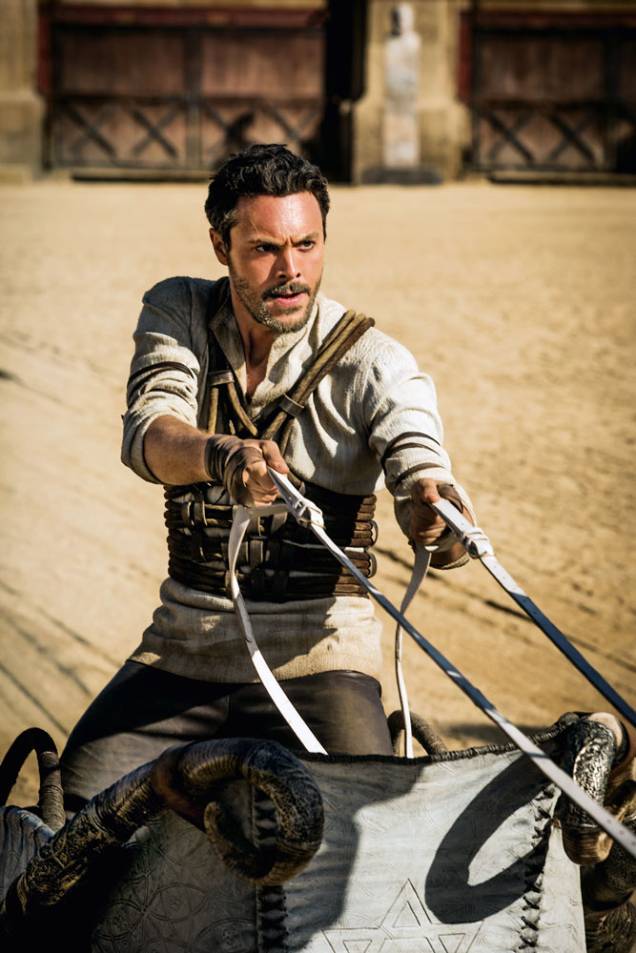 Judah Ben Hur (Jack Huston) é injustamente acusado de traição e condenado à escravidão