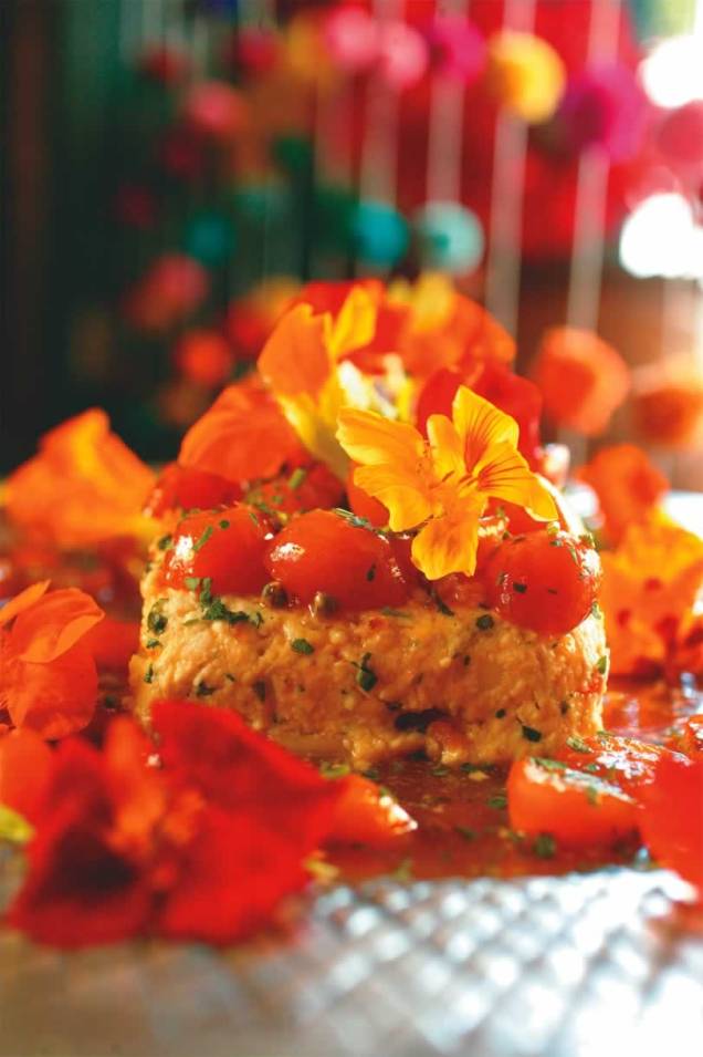 Cozinha rápida no Bom Retiro: o bufê de almoço do Bistro da Sara pode incluir terrine de ricota e laranja kinkan Cozinha rápida no Bom Retiro: o bufê de almoço do Bistro da Sara pode incluir terrine de ricota e laranja kinkan