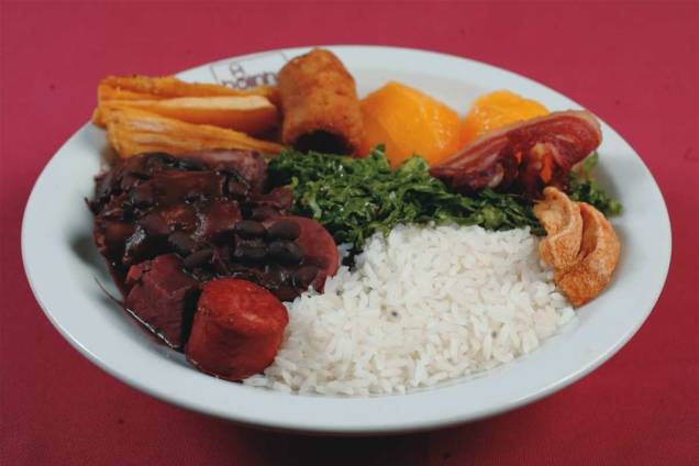 Feijoada completa do brasileiro Bolinha