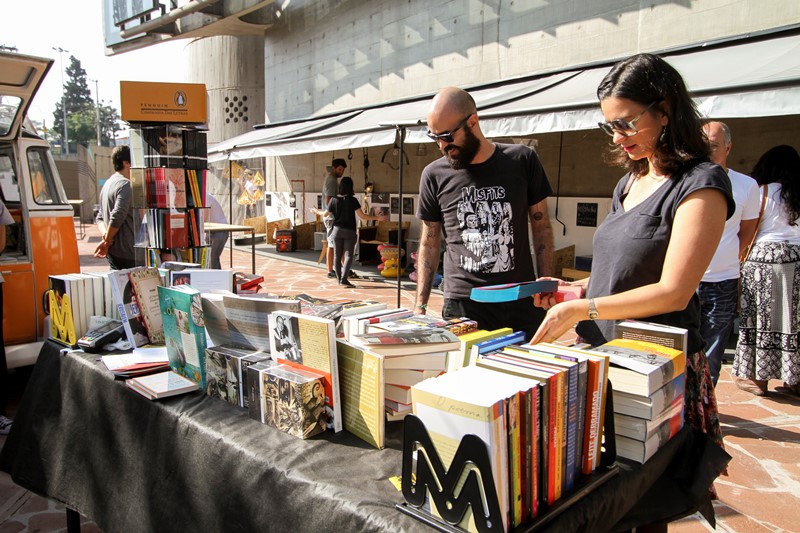 booktruck.jpeg