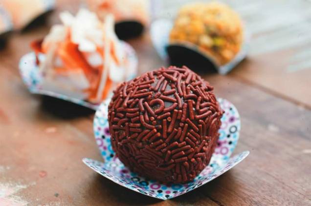 Doce recheado com morango na Brigadeiro Doceria & Café Doce recheado com morango na Brigadeiro Doceria & Café