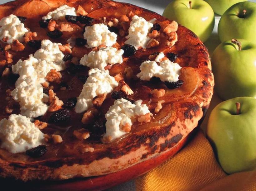 A Pizza Bros. faz versão de sobremesa em tamanho míni de maçã, passas e nozes ao chantilly