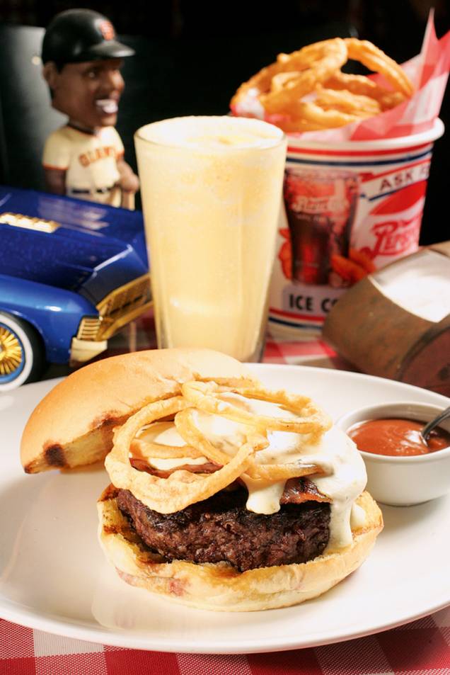 O lanche kick ass: vai bem com o milk-shake de laranja O lanche kick ass: vai bem com o milk-shake de laranja