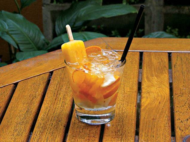 Jordão Bar: mistura de abacaxi com tangerina mais um picolé desta última fruta
