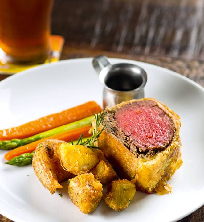 camden-house_beef-wellington_creditos-henrique-peron2-jpg.jpeg