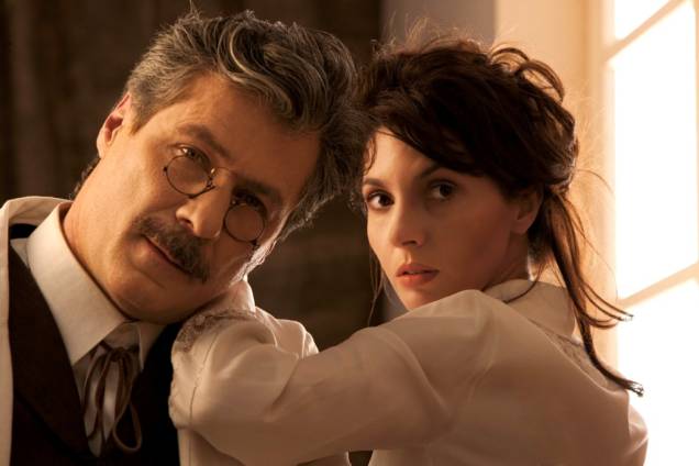Leopoldo Pacheco e Melissa Vettore em Camille e Rodin: gênios de carne e osso