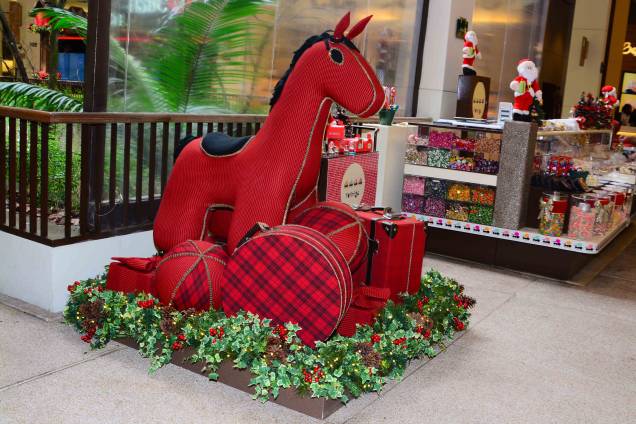 Animais de tecido compõem a decoração de Natal do Shopping Cidade Jardim