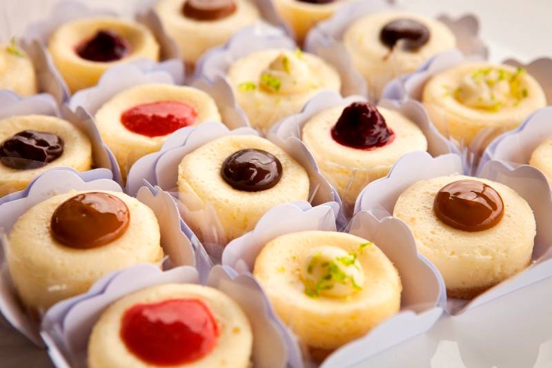 Cheesecakes em versão míni, em caixas com uma, cinco ou oito unidades