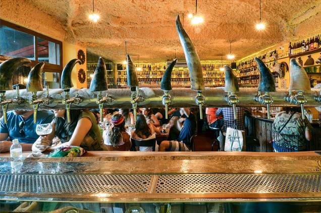 As torneiras de chope: estilizadas com chifre As torneiras de chope: estilizadas com chifre