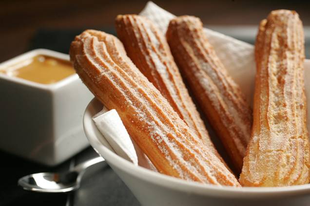 Churros com doce de leite