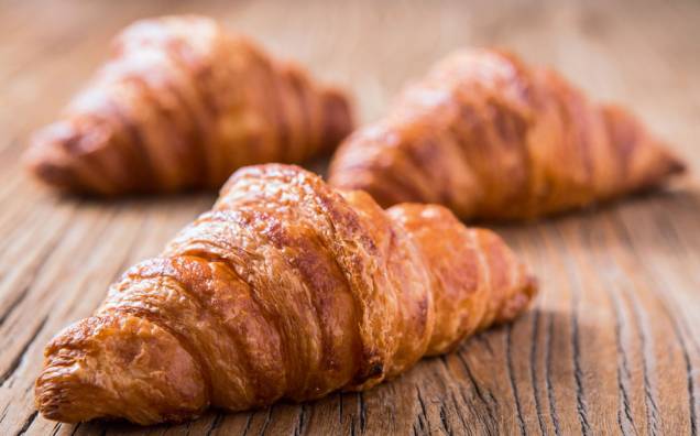 O croissant: leve e amanteigado na medida