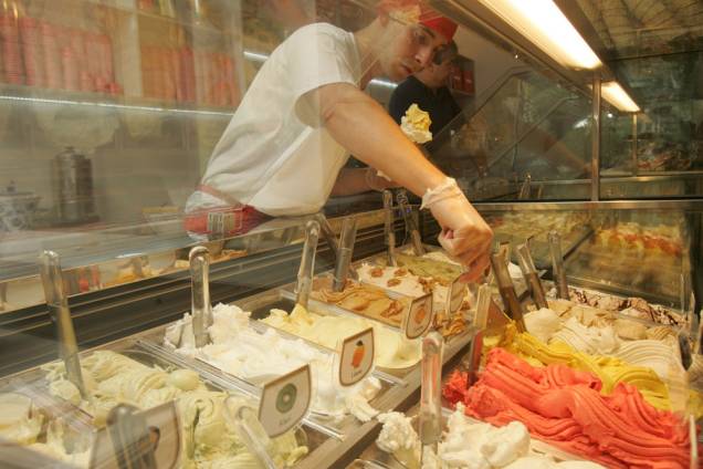 Convivio: vitrine de gelados ao estilo italinao