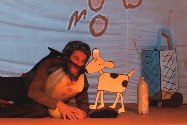 Sidnei Caria interage com um desenho em Rabisco — Um Cachorro Perfeito