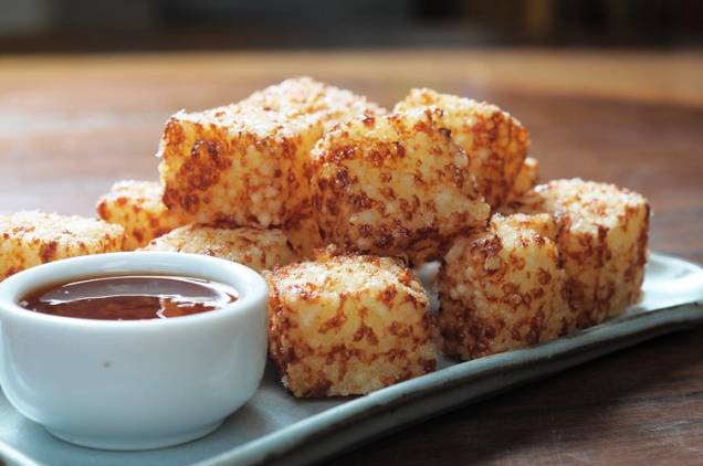 Dadinhos de tapioca, prato de Rodrigo Oliveira, chef e dono do Mocotó