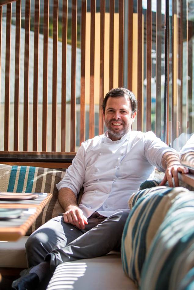 O chef espanhol Oscar Bosch agora em casa própria com receitas mediterrâneas