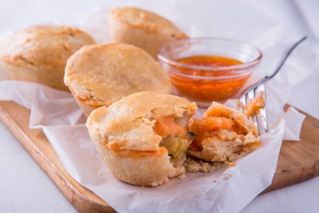 As delicadas empadas de camarão e chuchu abrem o apetite As delicadas empadas de camarão e chuchu abrem o apetite