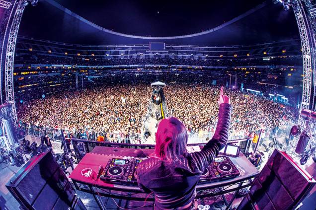 O DJ francês: repertório pop e animado O DJ francês: repertório pop e animado