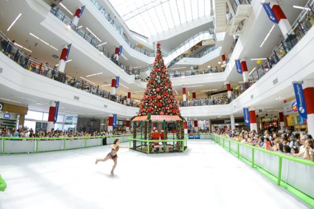 Pista de patinação promete divertir os clientes do Santana Parque Shopping