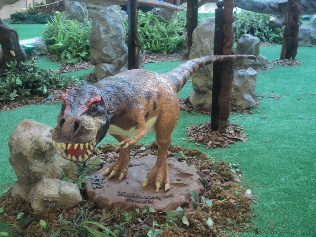 Suzano Shopping recebe dinossauros e brincadeiras do Dino´s Adventure -  Gazeta Popular