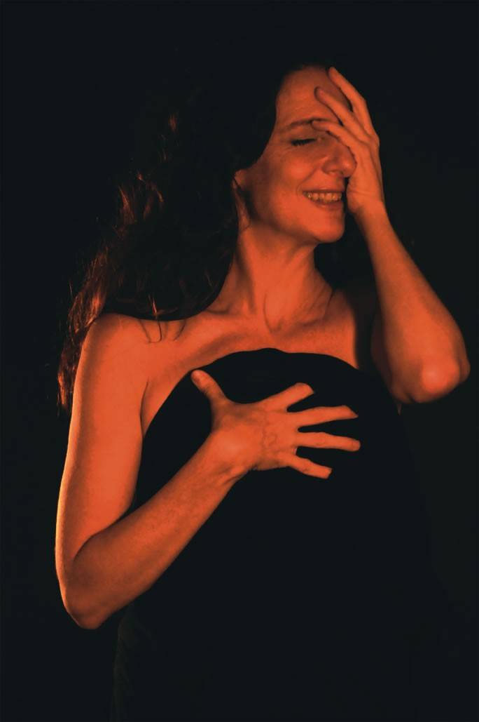A Alma Imoral, Clarice Niskier aborda as angústias humanas