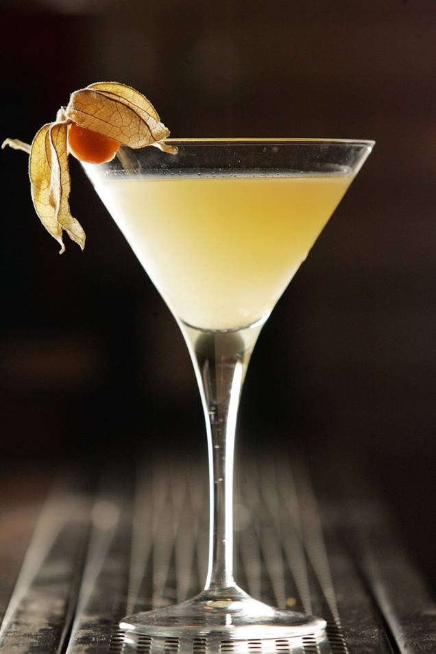 Na carta de bebidas, o side martini é feito de gim, saquê, pera, laranja-kinkan, limão e aroma de gengibre
