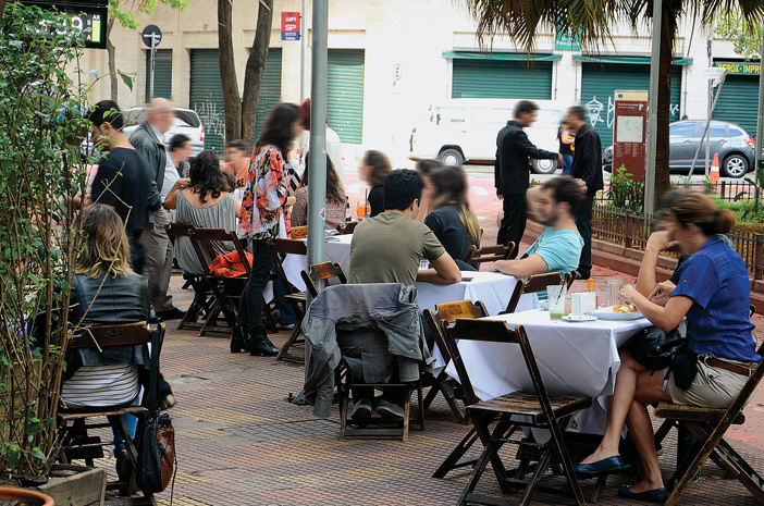 Paribar: encravado na cada vez mais fervida Praça Dom José Gaspar