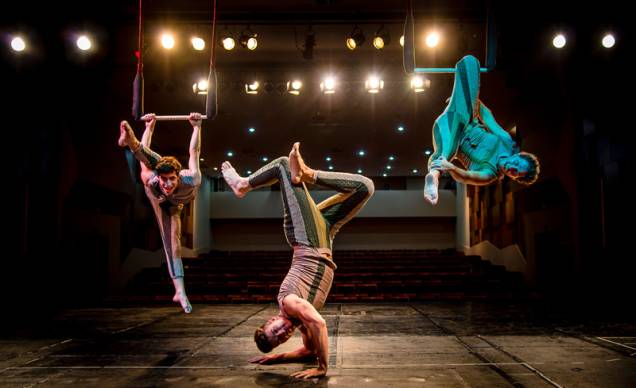 O universo circense ambienta a história do musical O universo circense ambienta a história do musical