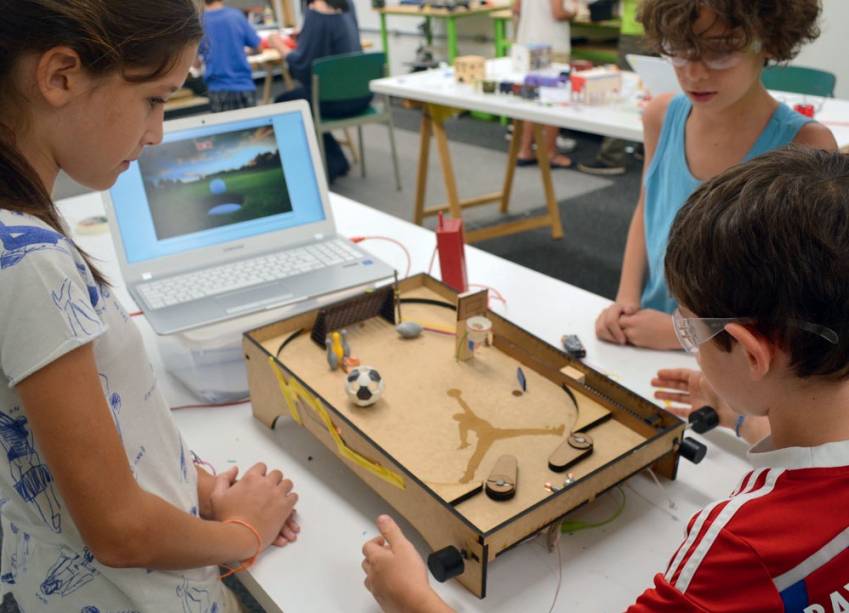 Pinball: montado por crianças a partir de 7 anos