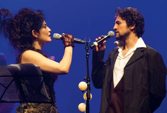 Letícia Sabatella e Alves Pinto: jazz, tango e serrote como instrumento musical