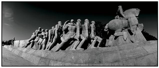 Monumento às Bandeiras Monumento às Bandeiras