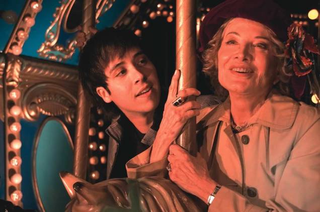 Comédia dramática protagonizada por Glória Menezes e Arlindo Lopes Comédia dramática protagonizada por Glória Menezes e Arlindo Lopes