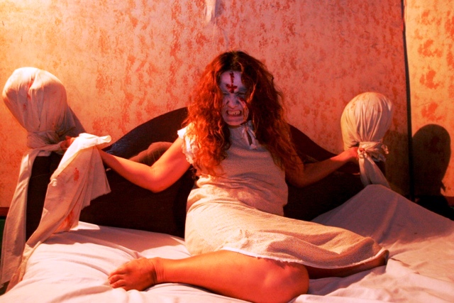 O Exorcista: garota está possuída pelo demônio