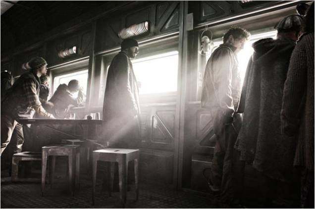 O Expresso do Amanhã: sobreviventes vivem em um trem máquina chamado Snowpiercer