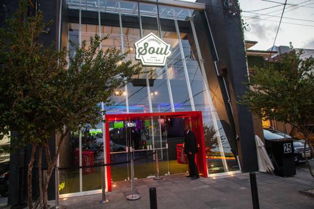 A fachada do bar, que tem uma loja de produtos esportivos no piso superior A fachada do bar, que tem uma loja de produtos esportivos no piso superior