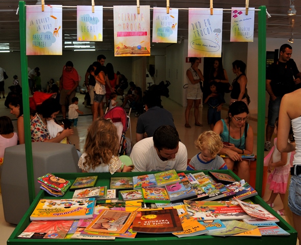 Itaú Cultural: Feirinha de Troca de livros