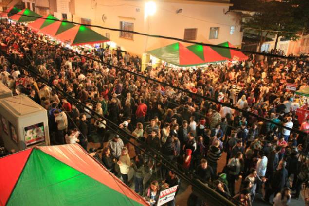 A Festa de San Gennaro reúne comida típica e música italiana nas ruas da Mooca