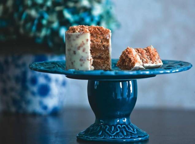 De encher os olhos: pão de ló recheado de doce de leite e paçoca