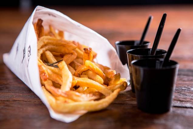 A porção de batata frita é a única opção de entrada da casa