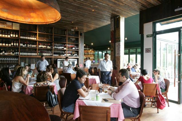 Ambiente concorrido com espera que pode se estender por uma hora nos fins de semana Ambiente concorrido com espera que pode se estender por uma hora nos fins de semana