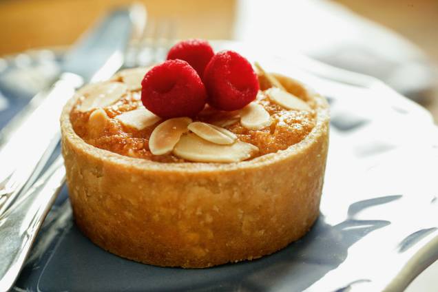 Torta de framboesa: com creme de amêndoa