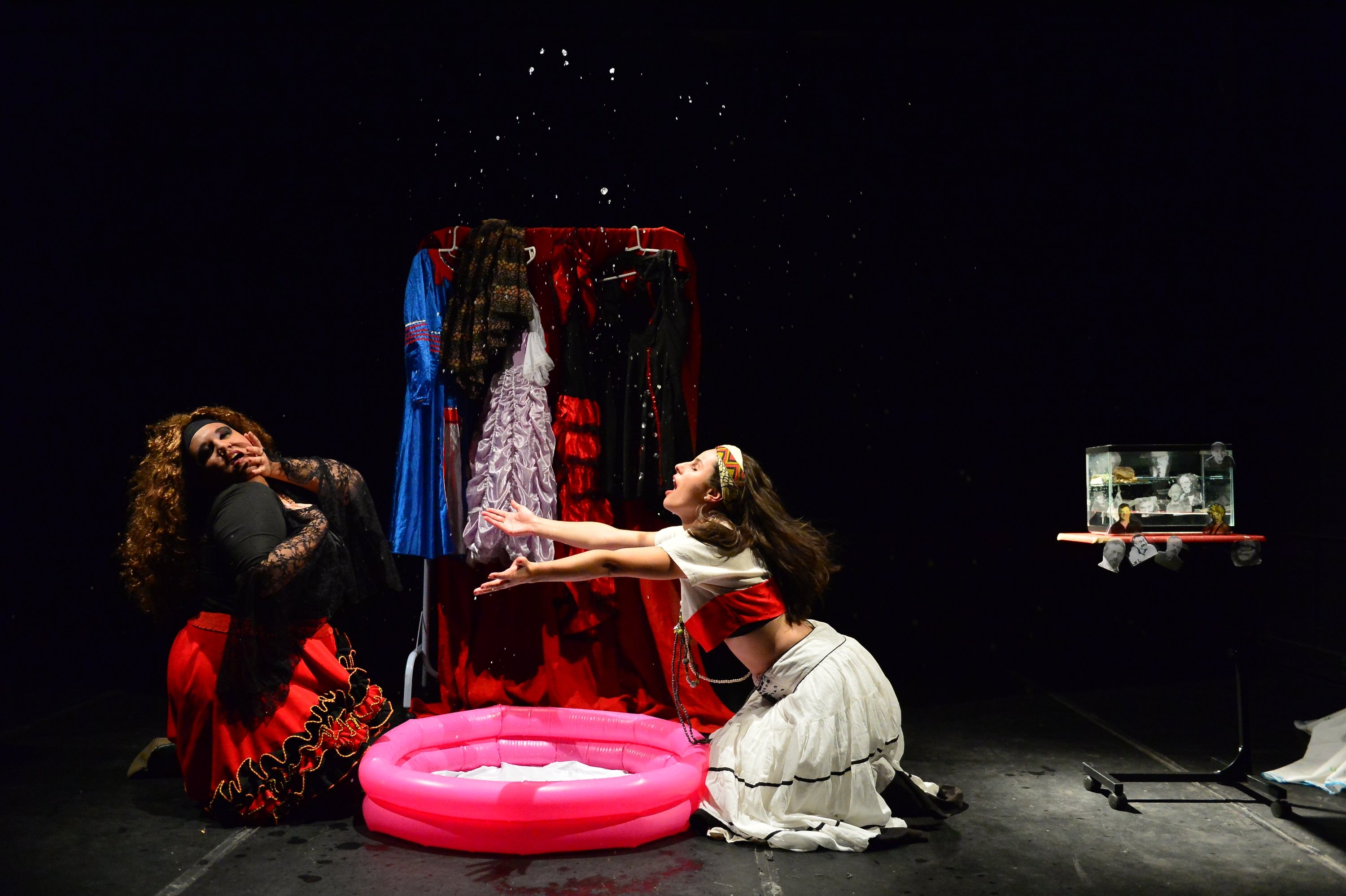 Hermanas-Son-las-Tetas