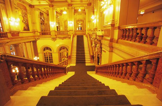 O teatro, de 1911, é obra do escritório de Ramos de Azevedo, que bebeu na fonte francesa em seus mais de 500 projetos na cidade — incluindo o Mercado Municipal O teatro, de 1911, é obra do escritório de Ramos de Azevedo, que bebeu na fonte francesa em seus mais de 500 projetos na cidade — incluindo o Mercado Municipal