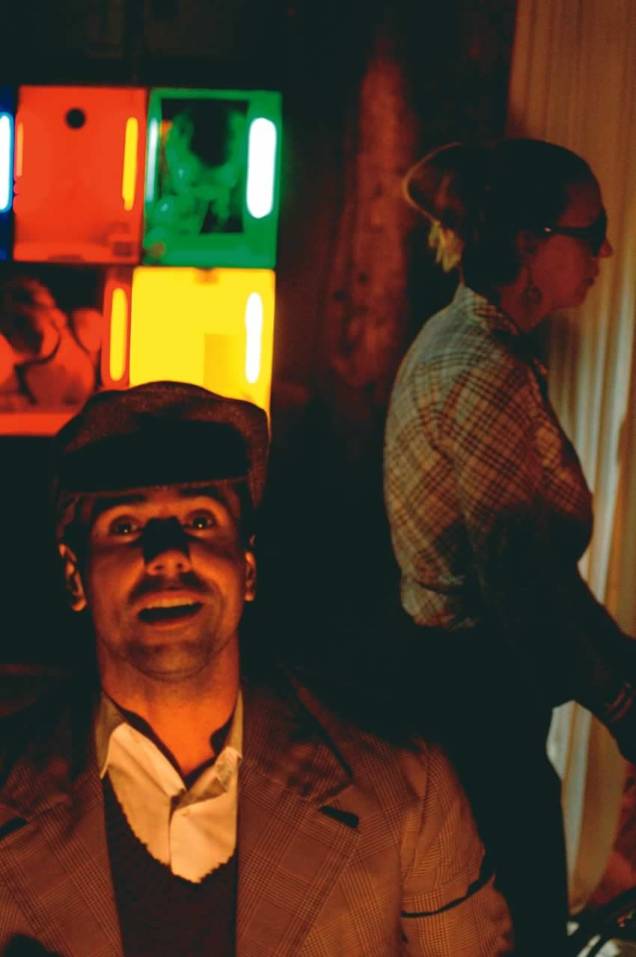 Tiago Leal e Esther Antunes em Hipóteses para o Amor e a Verdade Tiago Leal e Esther Antunes em Hipóteses para o Amor e a Verdade