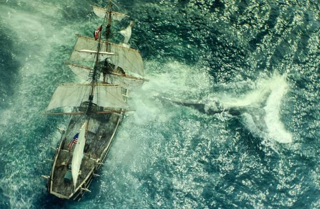 No Coração do Mar: o navio baleeiro Essex é atacado por uma baleia gigante