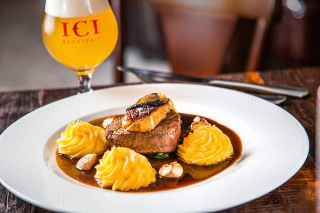 Tournedo rossini: filé-mignon finalizado com foie gras e trufa negra