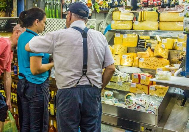 O veterano Borges: bom lugar para comprar queijos, vinhos, azeitonas e patês