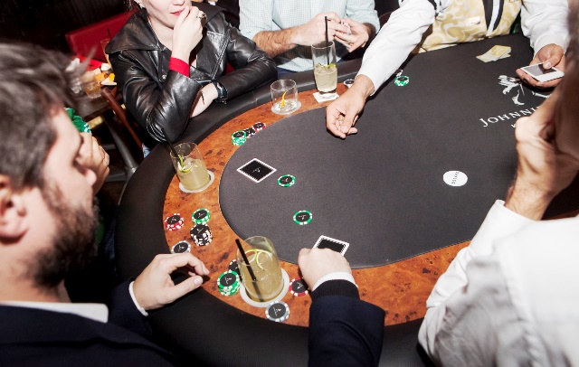 johnnie-walker-poker-night-12-cred-rodrigo-capote-pq.jpeg