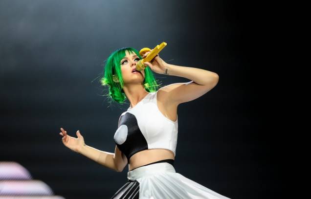 Katy Perry traz à cidade a turnê The Prismatic World