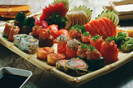 Kibô Sushi: seleção de fatias de peixes e bolinhos: receitas clássicas e com um toque moderno